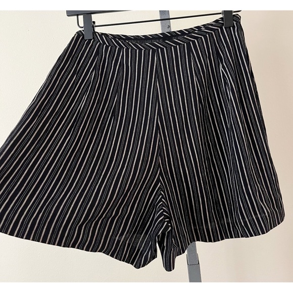 Vintage Star C.C.C. City Clothing Co. Size Small Faux Wrap Skort - Picture 5 of 8